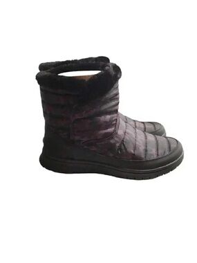 Ryka Suzy Womens 7M Quilted Camo Water Repellant Snow Boots Black Faux Fur Vegan